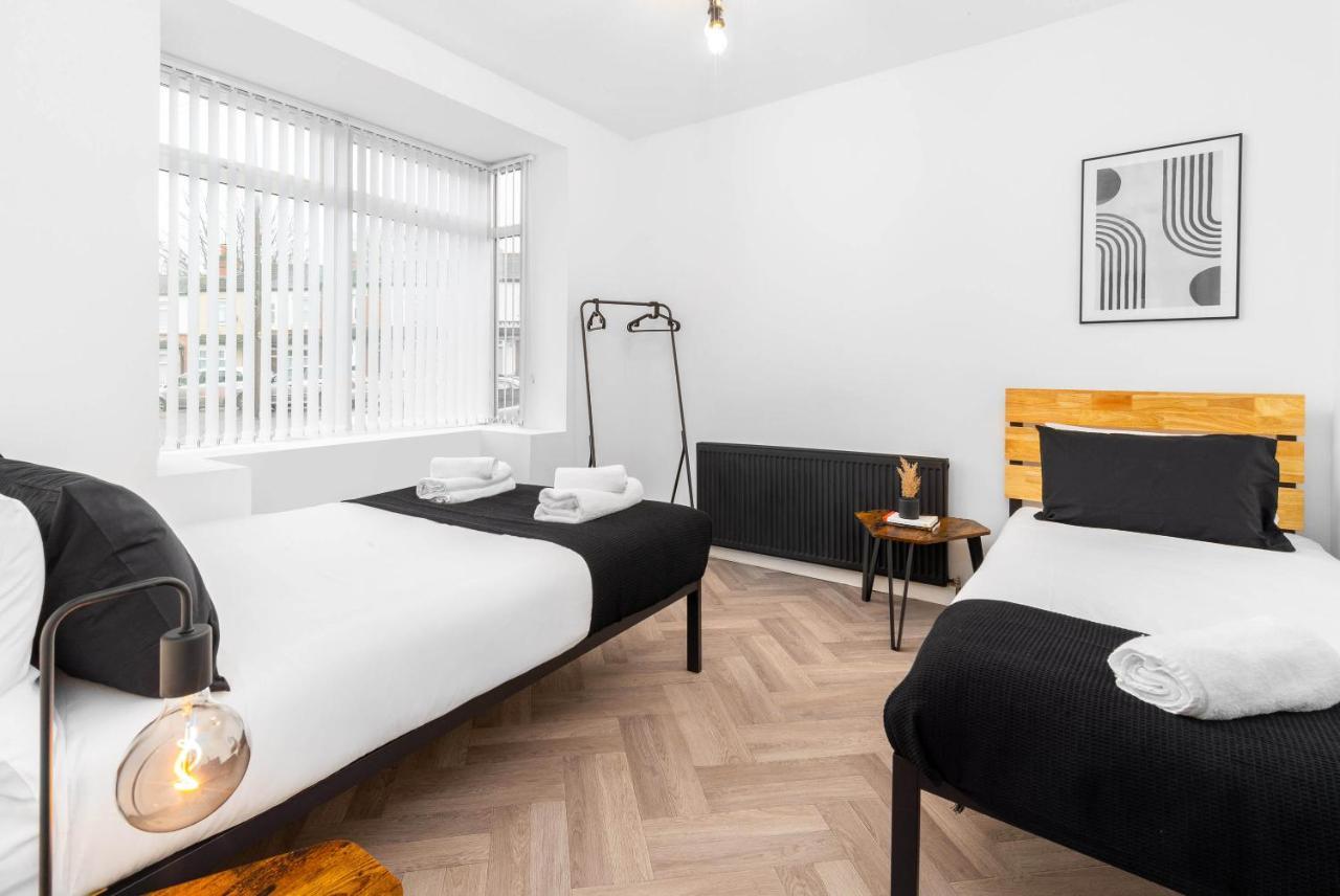 Cozy, Chic, And Convenient, 10 Mins To City Centre Birmingham Buitenkant foto